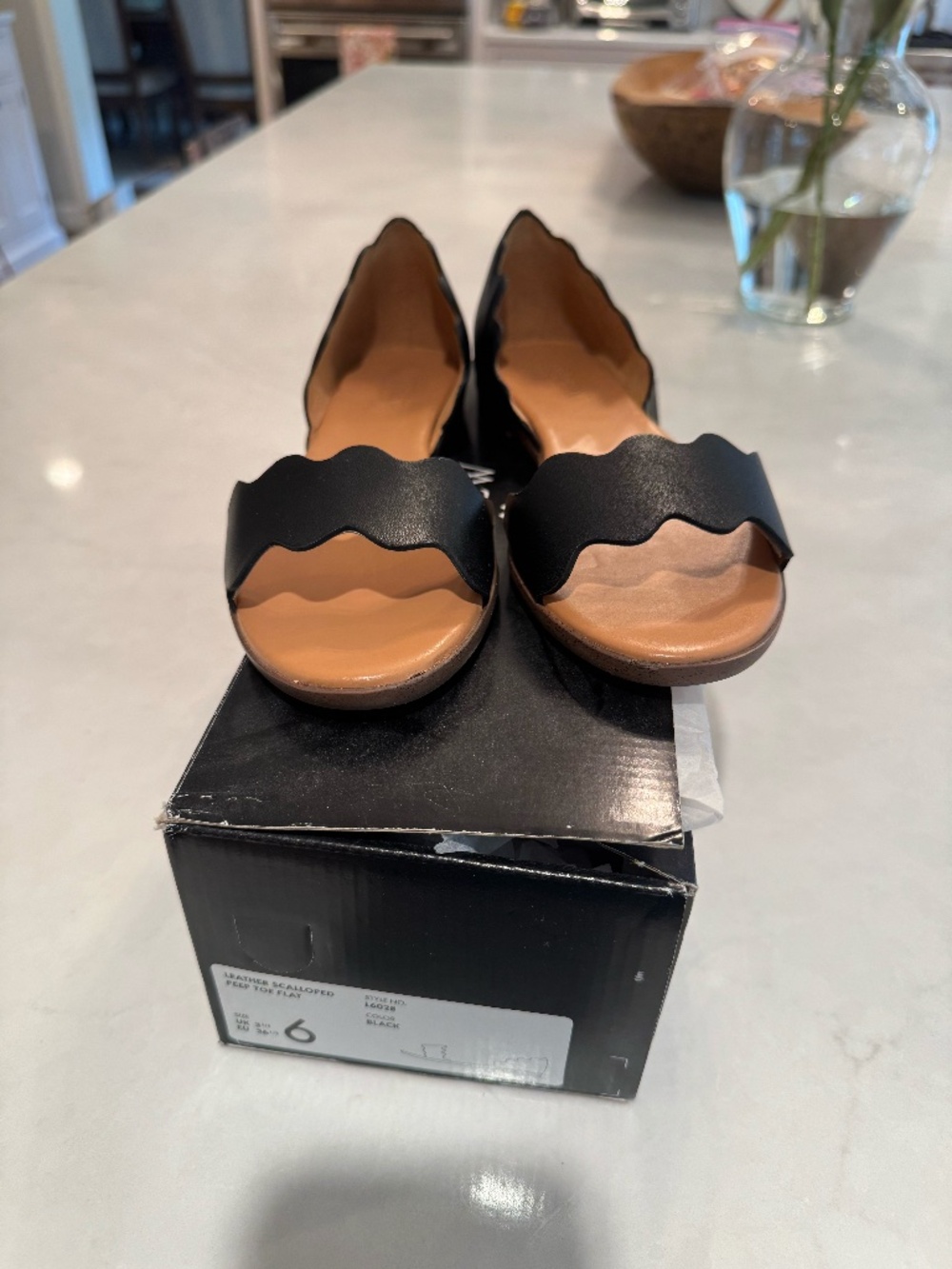J CREW Leather Scalloped Peep Toe Flat Sandal Black Size 6